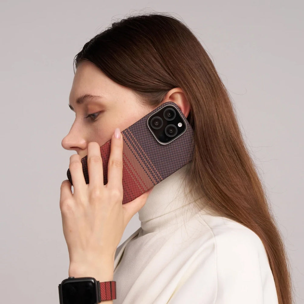 Pitaka Tactile Woven Sunset-Moonrise Serisi iPhone 16 Plus M-safe Şarj Özellikli Aramid Fiber Sunset Kılıf Pitaka Tactile Woven Sunset-Moonrise Serisi iPhone 16 Plus M-safe Şarj Özellikli Aramid Fiber Sunset Kılıf